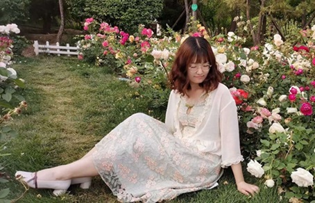 原相機雲端泄密 看似淑女型的眼鏡姐姐私生活極度反差性愛 撅起大臀扭動求操