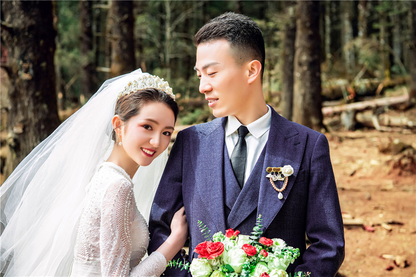 【雲盤泄密】新婚小夫妻啪啪自拍