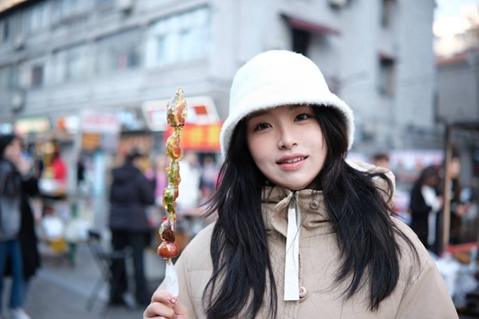 八字大奶人妻少婦性愛自拍，細腰大白屁股後入利器