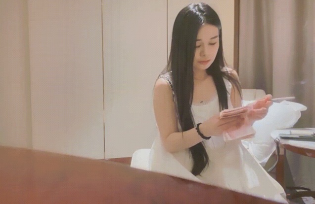 探花許墨 酒店約炮抽煙兼職妹 價錢到位怎麼玩都說OK