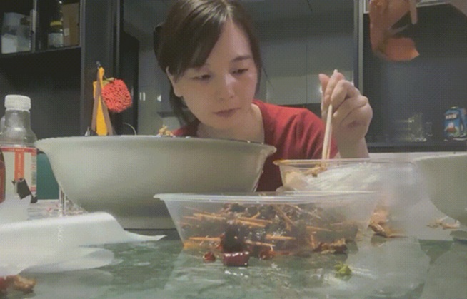 源錄探花許墨 面基少婦女網友酒足飯飽床上運動 操到她浪叫射她奶子上讓她嘗嘗味道