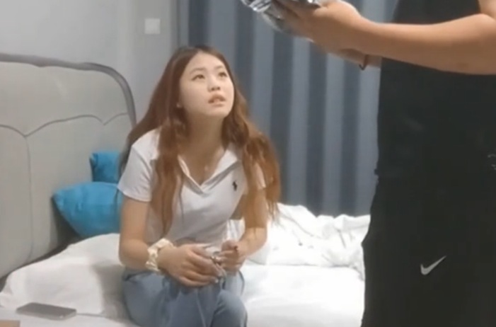 【精品獵艷】草頭黃探花 – 約操C奶美艷人妻多體位抽插 後入到她腿軟 開腿抽插羞恥又爽猛騎榨精