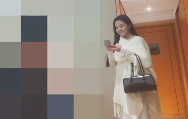 小兵約了個長相清純的女生 性格好 全程配合多姿勢 警惕性很強 多次確認套套 想打出來被拒絕 只能繼續狠操