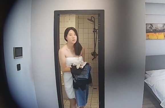 流出樂橙酒店偷拍 即將畢業大學生情侶 小夥射滿高冷學姐的嫩逼對未來的迷茫